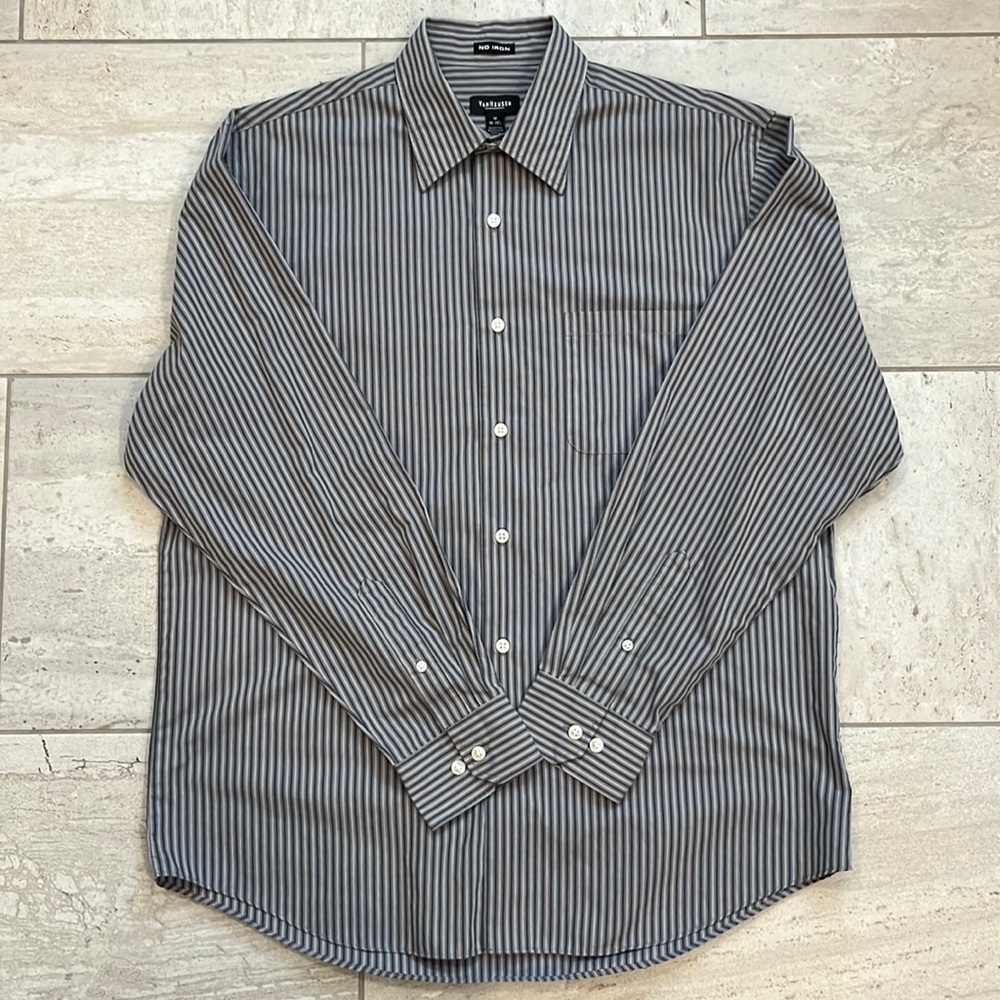 Van Heusen button down shirt size medium 15-15 1/2